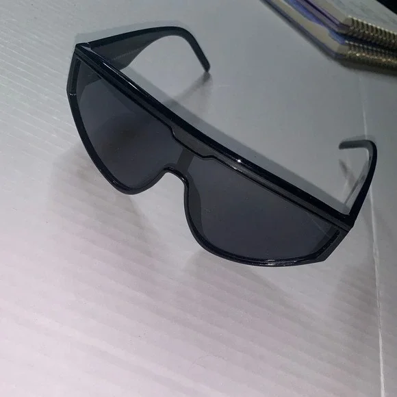 Carolina Lemke X Kim Kardashian West Black Shield Sunglasses - Picture 6 of 7